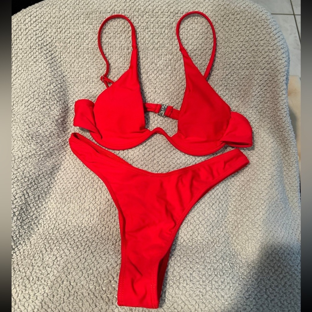 Red bikini set